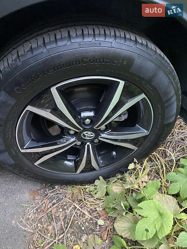 Позашляховик / Кросовер Toyota C-HR 2021 в Рівному