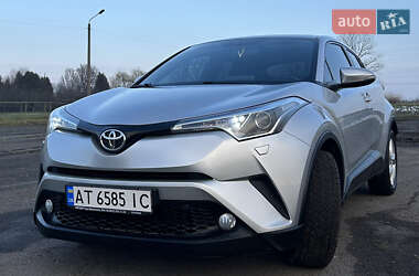 Позашляховик / Кросовер Toyota C-HR 2016 в Івано-Франківську