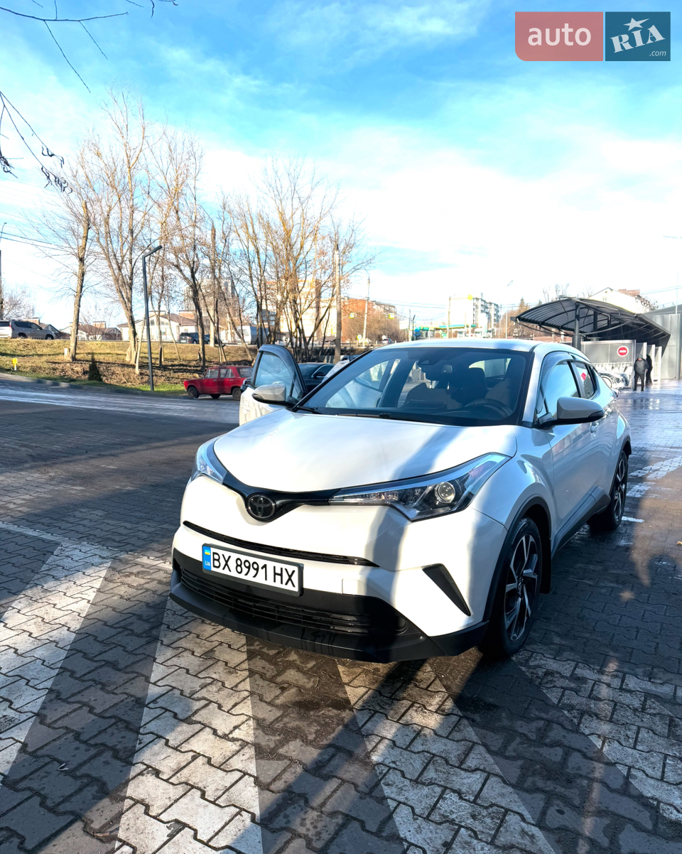 2017 Toyota C-HR - мініатюра 18