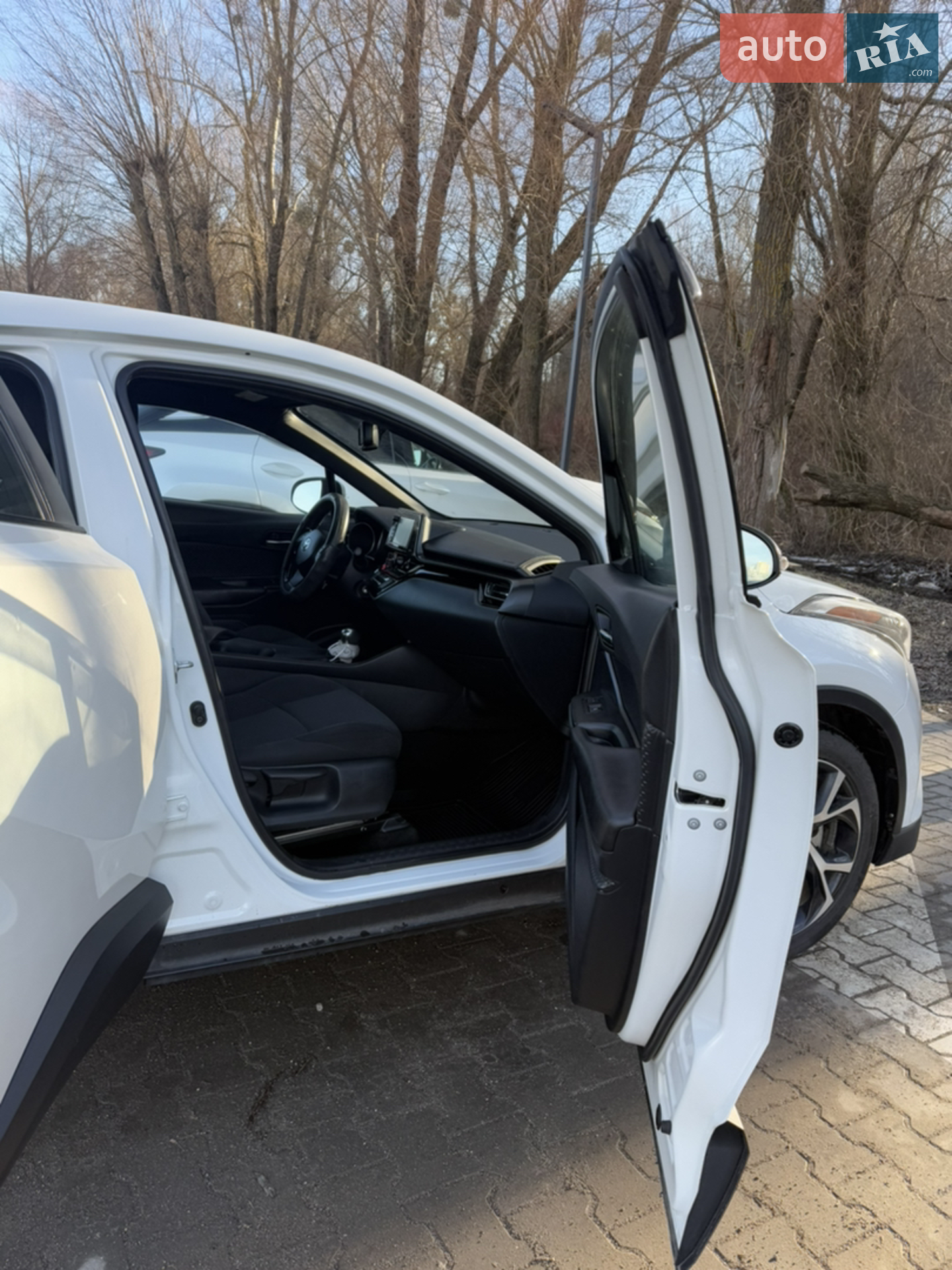 2017 Toyota C-HR - мініатюра 16