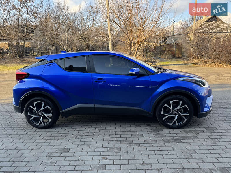Позашляховик / Кросовер Toyota C-HR 2018 в Павлограді