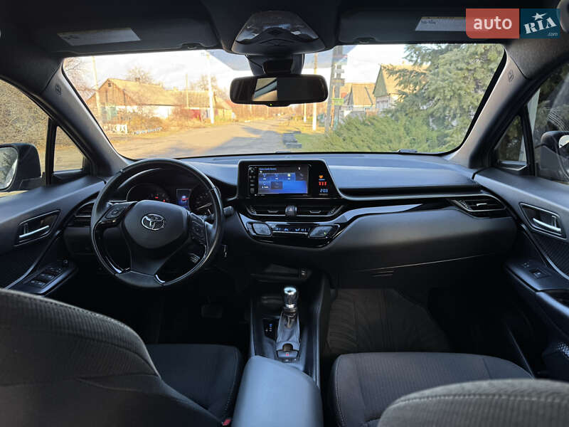 Позашляховик / Кросовер Toyota C-HR 2018 в Павлограді