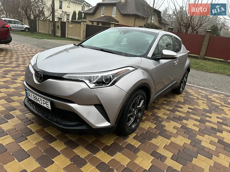 Внедорожник / Кроссовер Toyota C-HR 2017 в 