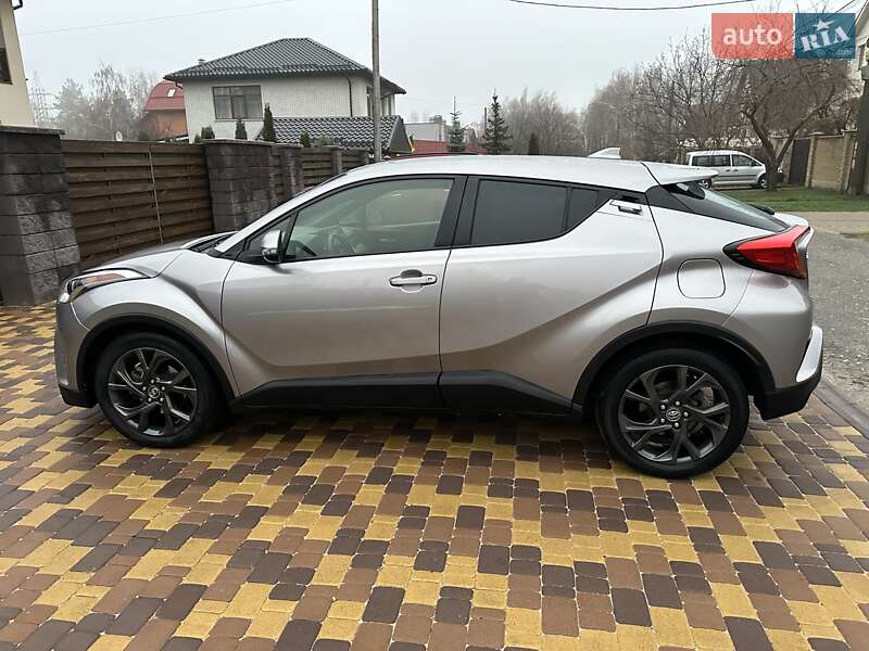 Позашляховик / Кросовер Toyota C-HR 2017 в Києві