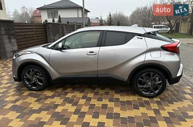 Позашляховик / Кросовер Toyota C-HR 2017 в Києві