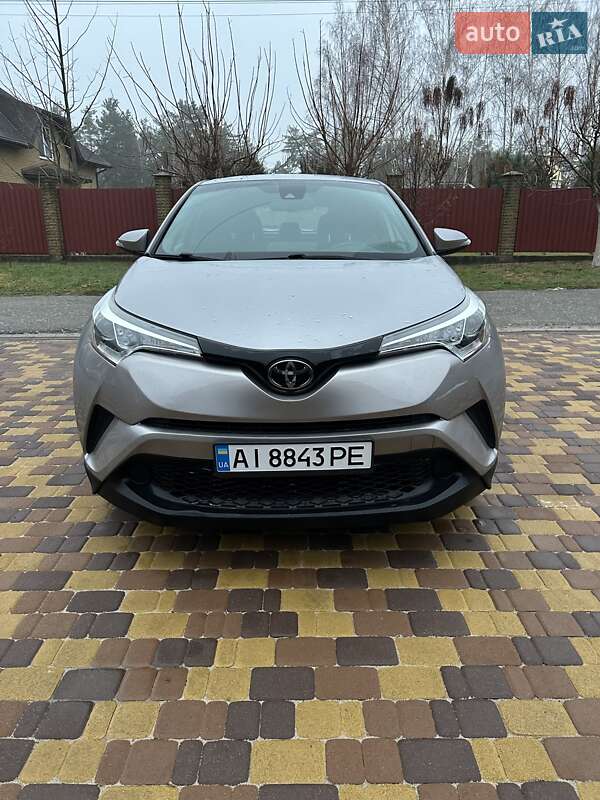 Позашляховик / Кросовер Toyota C-HR 2017 в Києві