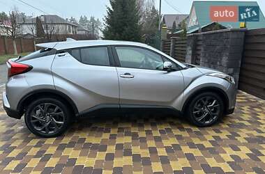 Позашляховик / Кросовер Toyota C-HR 2017 в Києві