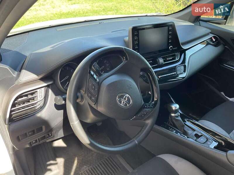 Позашляховик / Кросовер Toyota C-HR 2019 в Києві