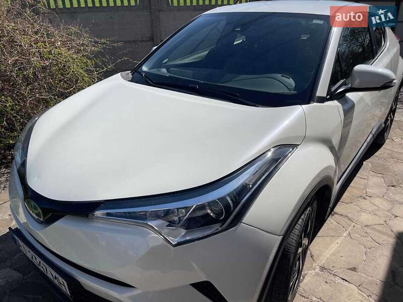 Позашляховик / Кросовер Toyota C-HR 2019 в Києві