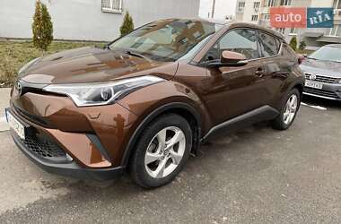 Позашляховик / Кросовер Toyota C-HR 2016 в Харкові