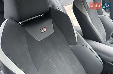 Позашляховик / Кросовер Toyota C-HR 2021 в 