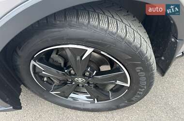 Позашляховик / Кросовер Toyota C-HR 2021 в 