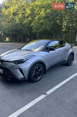 Внедорожник / Кроссовер Toyota C-HR 2021 в Киеве