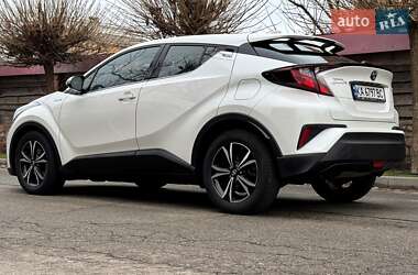 Позашляховик / Кросовер Toyota C-HR 2020 в Києві