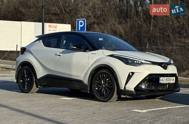 Внедорожник / Кроссовер Toyota C-HR 2021 в 