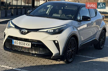 Внедорожник / Кроссовер Toyota C-HR 2021 в 