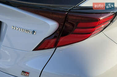 Внедорожник / Кроссовер Toyota C-HR 2021 в 