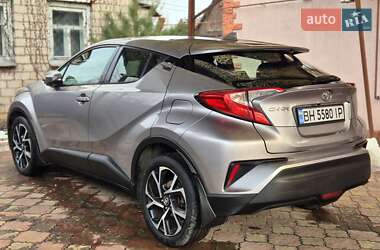 Позашляховик / Кросовер Toyota C-HR 2017 в Запоріжжі