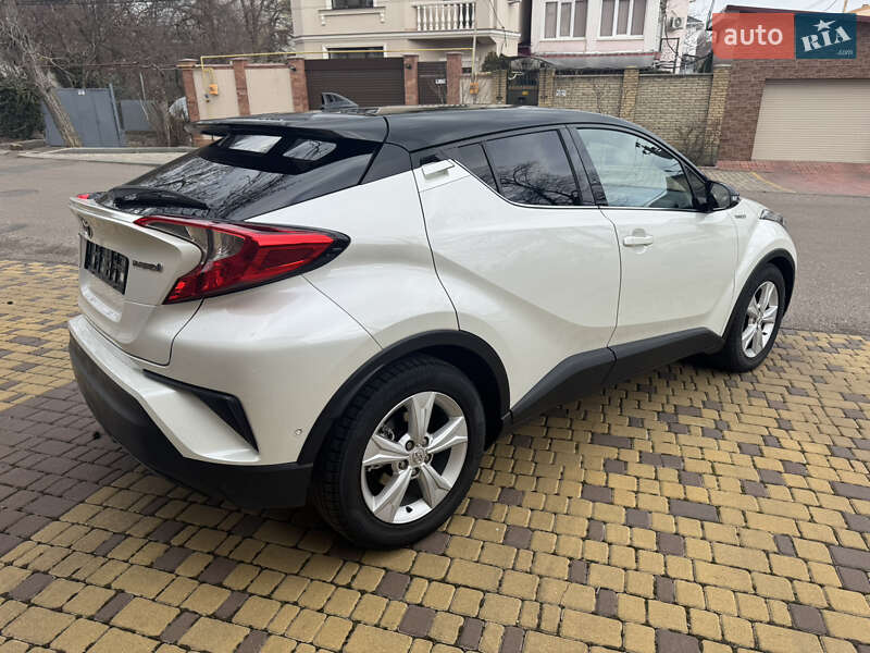 Позашляховик / Кросовер Toyota C-HR 2018 в Одесі
