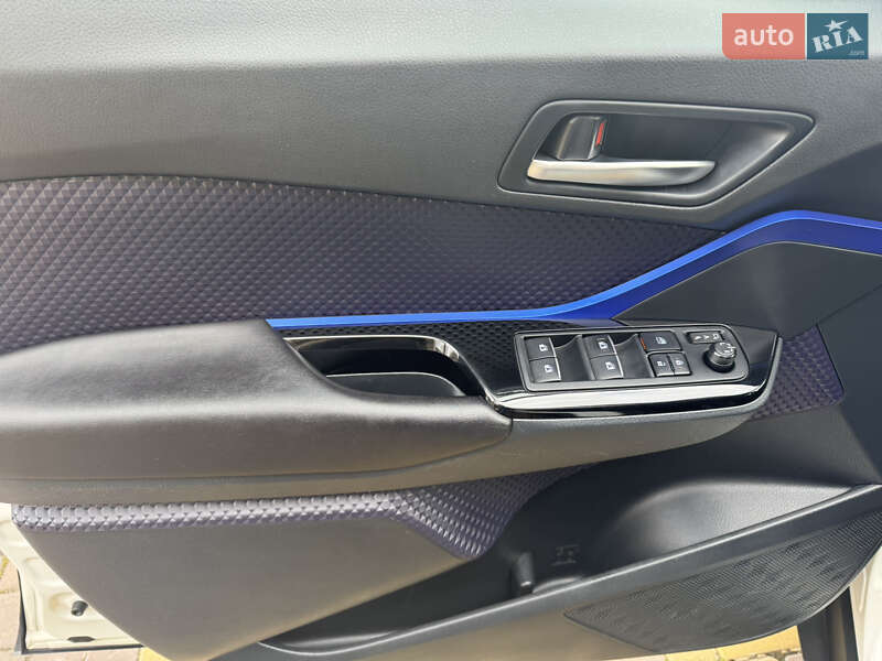 Позашляховик / Кросовер Toyota C-HR 2018 в Одесі