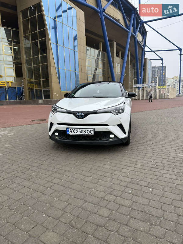 Внедорожник / Кроссовер Toyota C-HR 2019 в Харькове
