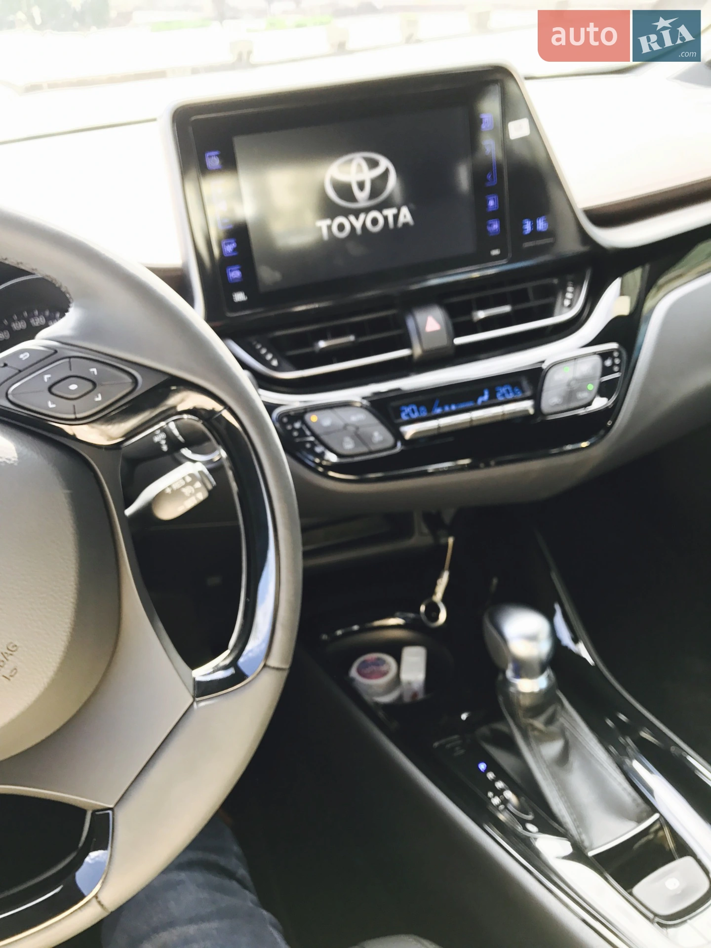 2017 Toyota C-HR - мініатюра 3