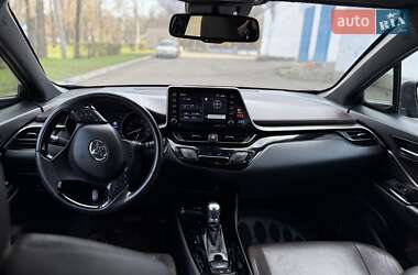 Внедорожник / Кроссовер Toyota C-HR 2018 в 