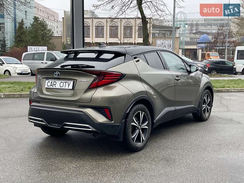 Внедорожник / Кроссовер Toyota C-HR 2022 в Киеве