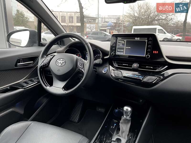 Внедорожник / Кроссовер Toyota C-HR 2022 в Киеве