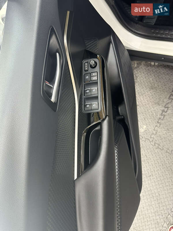 Внедорожник / Кроссовер Toyota C-HR 2019 в Харькове