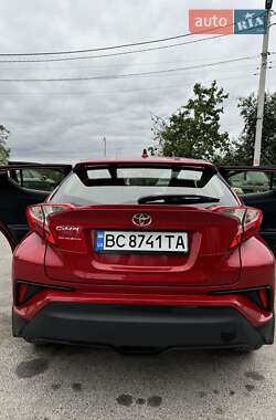 Внедорожник / Кроссовер Toyota C-HR 2020 в 