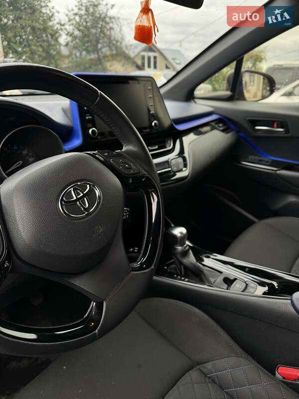 Позашляховик / Кросовер Toyota C-HR 2020 в Львові