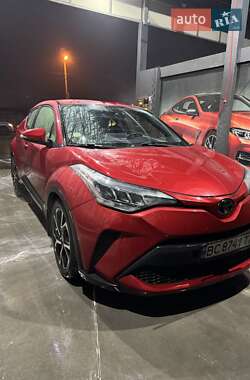 Внедорожник / Кроссовер Toyota C-HR 2020 в 