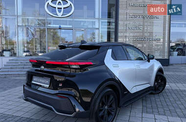 Внедорожник / Кроссовер Toyota C-HR 2023 в 