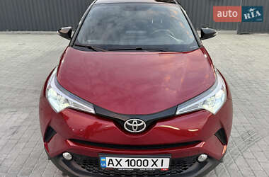 Внедорожник / Кроссовер Toyota C-HR 2016 в 