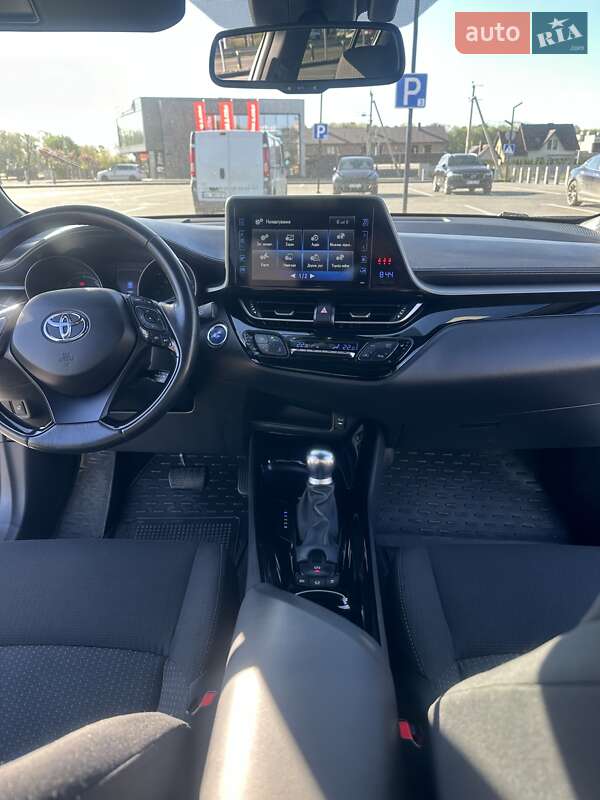 Позашляховик / Кросовер Toyota C-HR 2019 в Луцьку