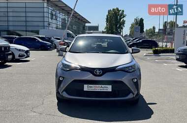 Внедорожник / Кроссовер Toyota C-HR 2020 в 