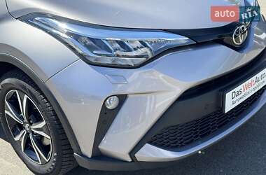 Внедорожник / Кроссовер Toyota C-HR 2020 в 