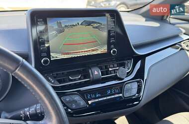 Внедорожник / Кроссовер Toyota C-HR 2020 в 