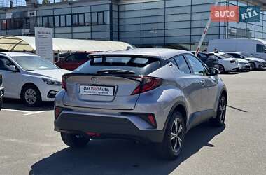 Внедорожник / Кроссовер Toyota C-HR 2020 в 