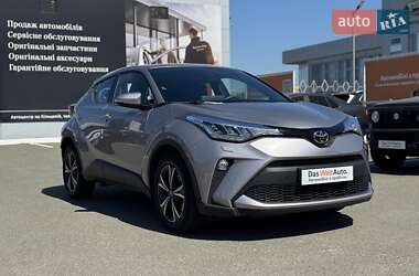 Внедорожник / Кроссовер Toyota C-HR 2020 в 
