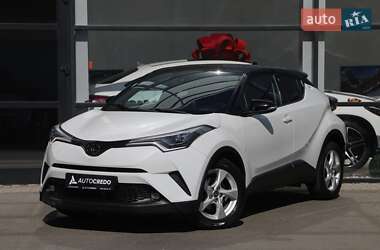 Позашляховик / Кросовер Toyota C-HR 2019 в 