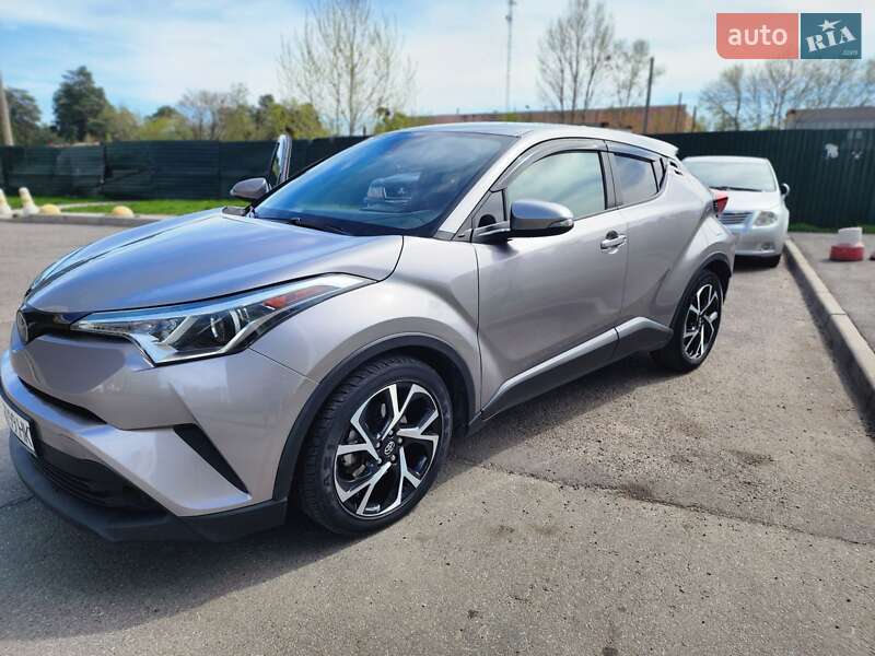 Позашляховик / Кросовер Toyota C-HR 2018 в Києві фото 2 Позашляховик / Кросовер Toyota C-HR 2018 в Києві