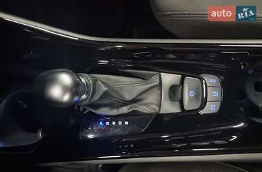 Внедорожник / Кроссовер Toyota C-HR 2019 в 
