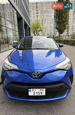 Позашляховик / Кросовер Toyota C-HR 2021 в 