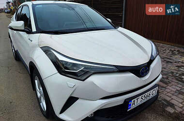 Внедорожник / Кроссовер Toyota C-HR 2018 в Киеве