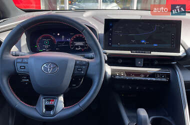 Внедорожник / Кроссовер Toyota C-HR 2023 в 