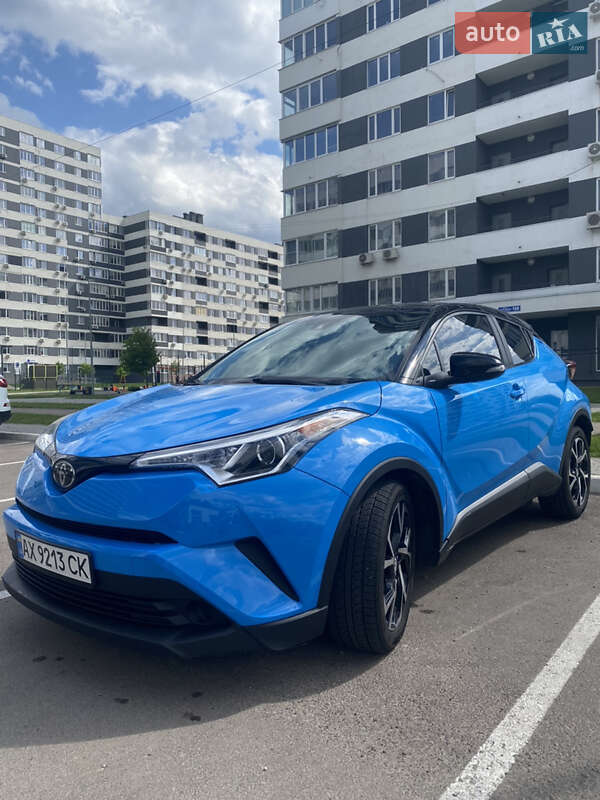 Внедорожник / Кроссовер Toyota C-HR 2018 в Харькове