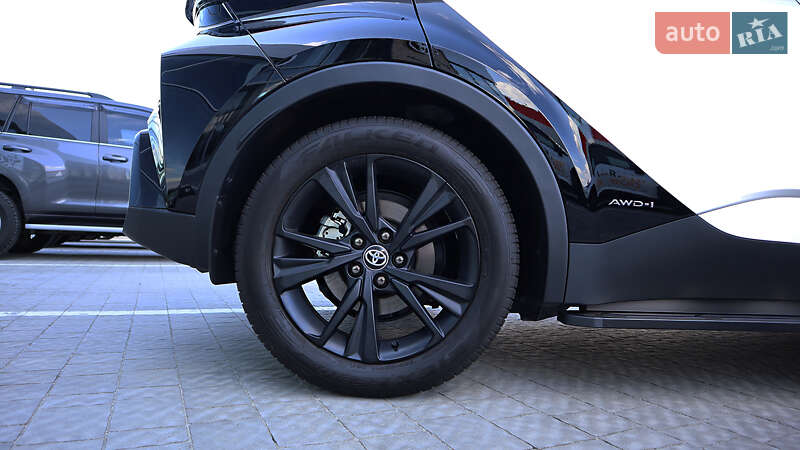 Внедорожник / Кроссовер Toyota C-HR 2023 в Ровно