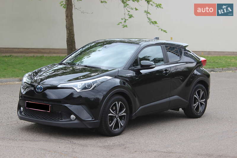Позашляховик / Кросовер Toyota C-HR 2019 в Дніпрі